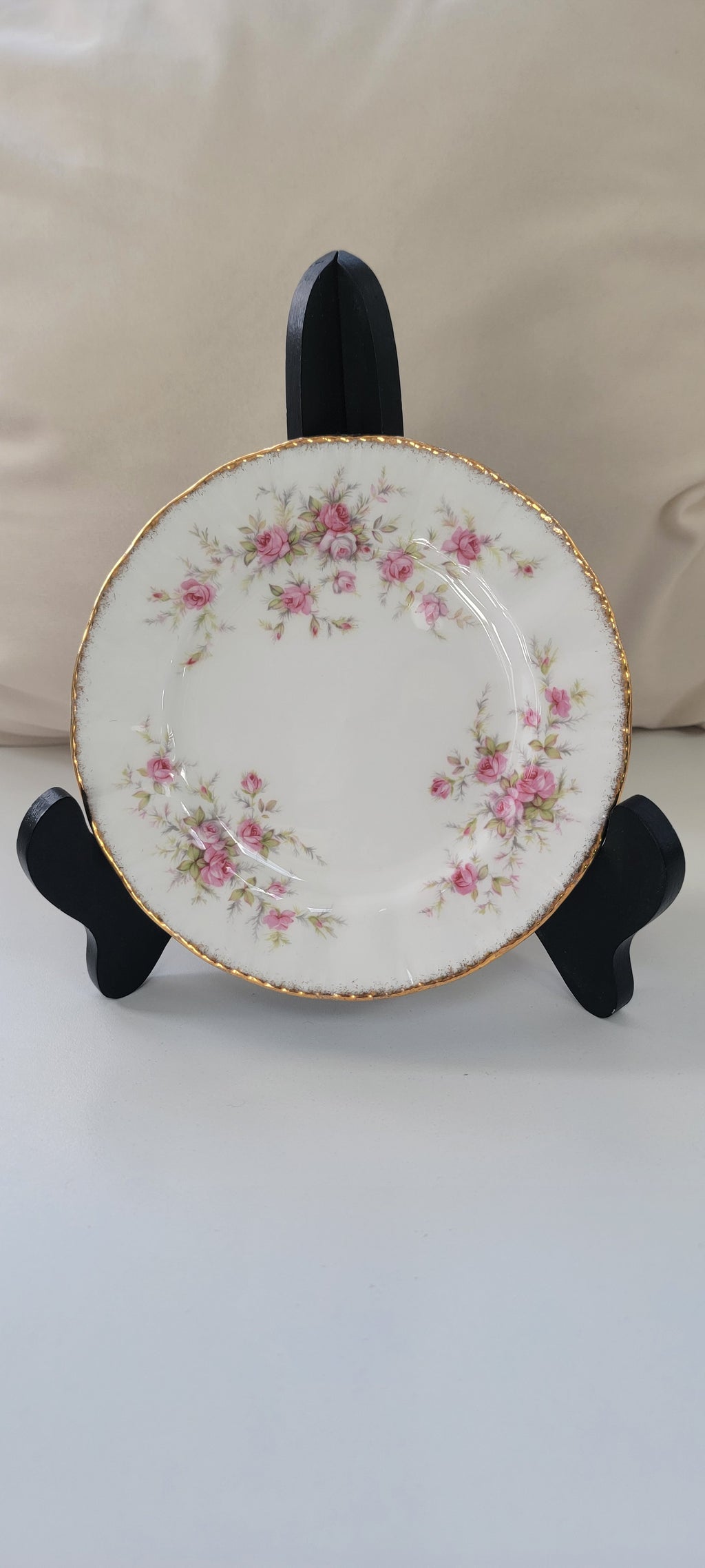 Assiette à pain Paragon Victoriana Rose 6 po | Porcelaine d'Angleterre
