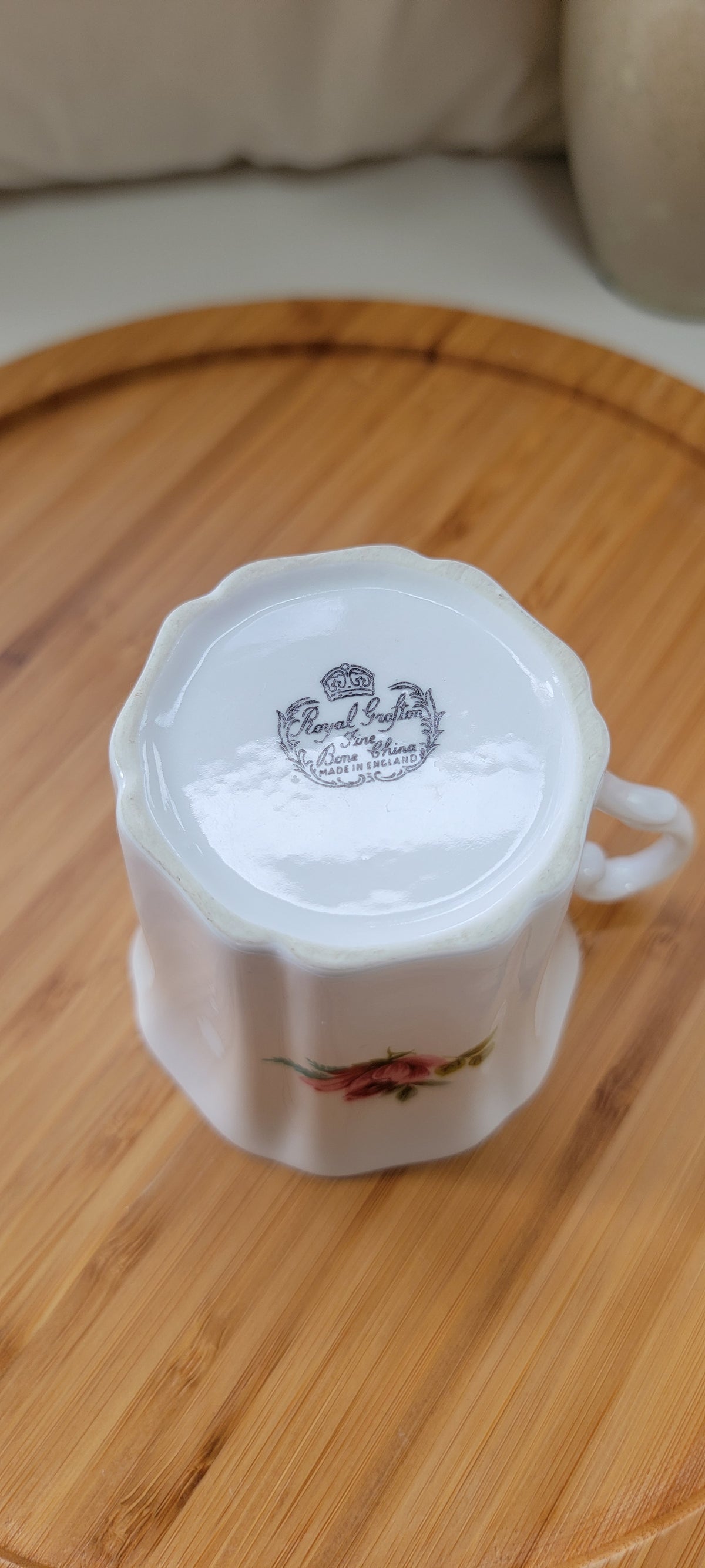 Tasse Royal Grafton vintage en porcelaine d'Angleterre