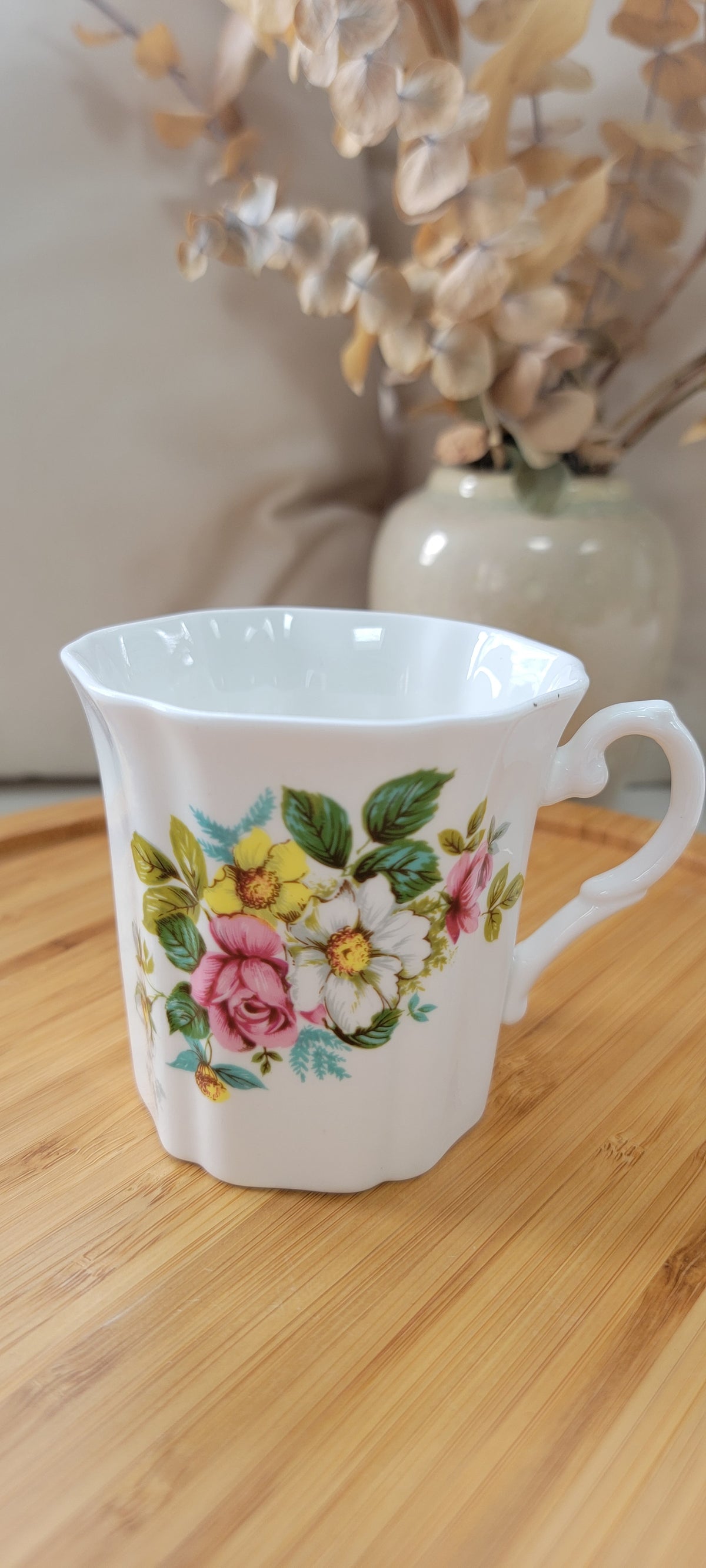 Tasse Royal Grafton vintage en porcelaine d'Angleterre