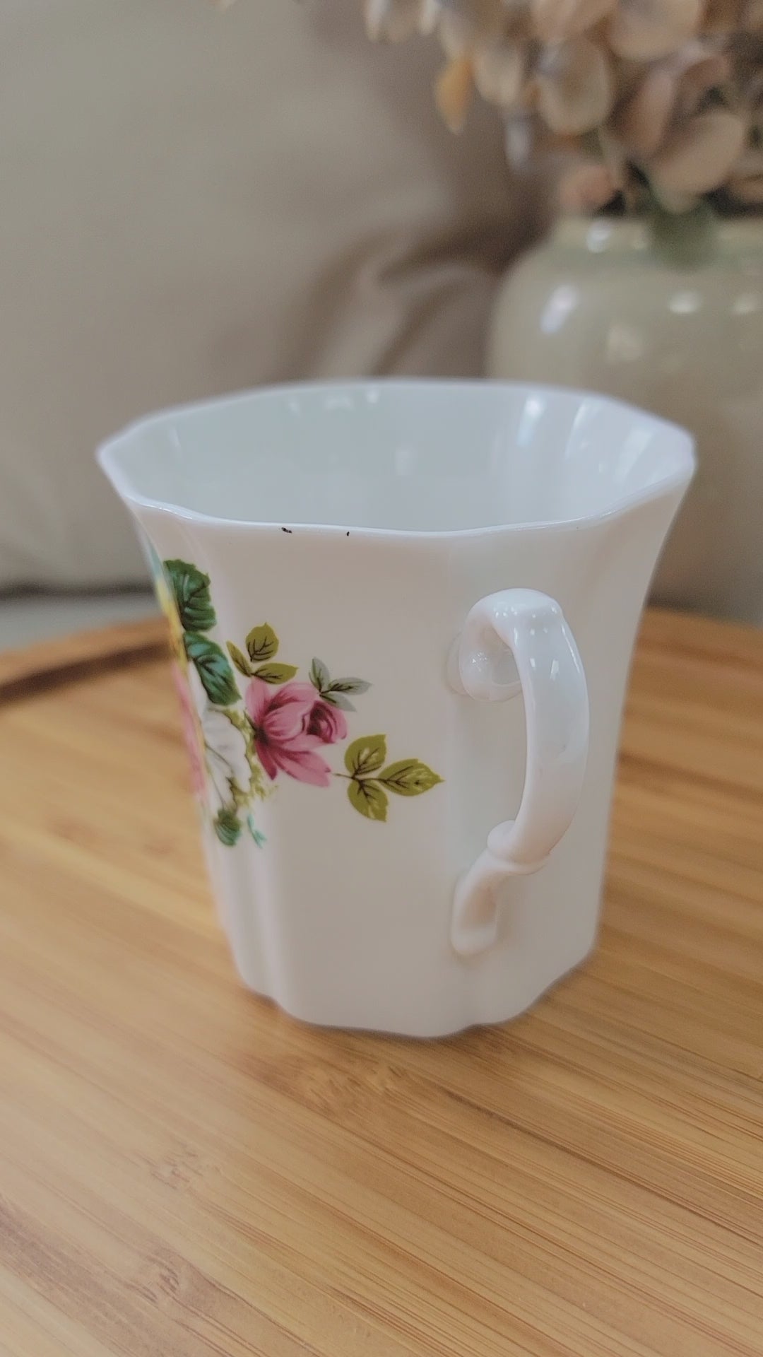 Tasse Royal Grafton vintage en porcelaine d'Angleterre